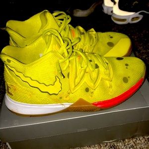 kyree spongebob 5’s size 7Y